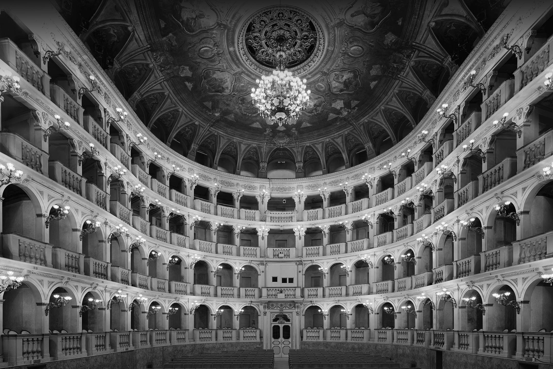10 известных театров. Оперный театр в Болоньи. Муниципальный театр. Пьяченца, Италия. Оперный театр в Италии. Оперный театр Монте-Карло.